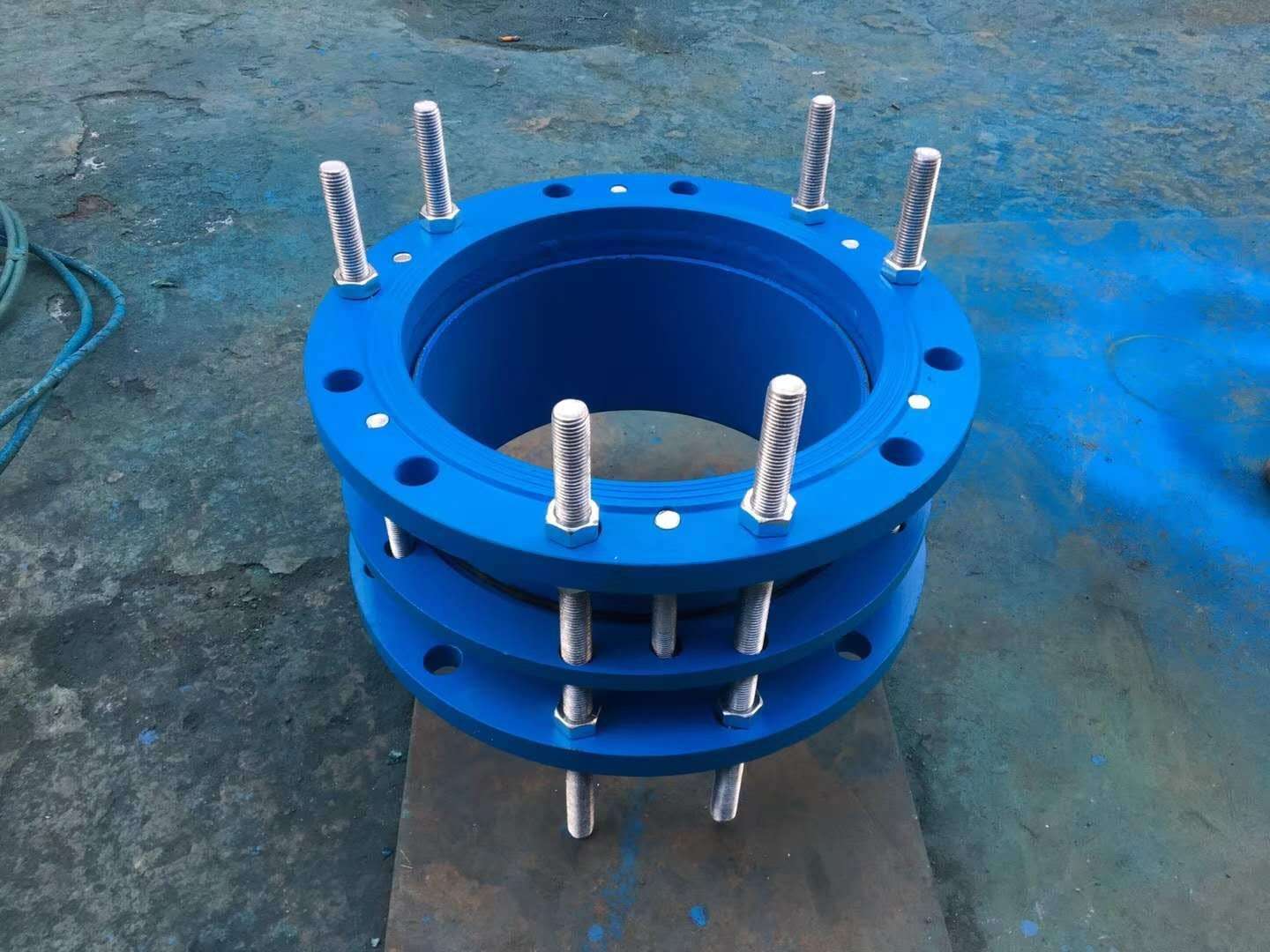 �������^